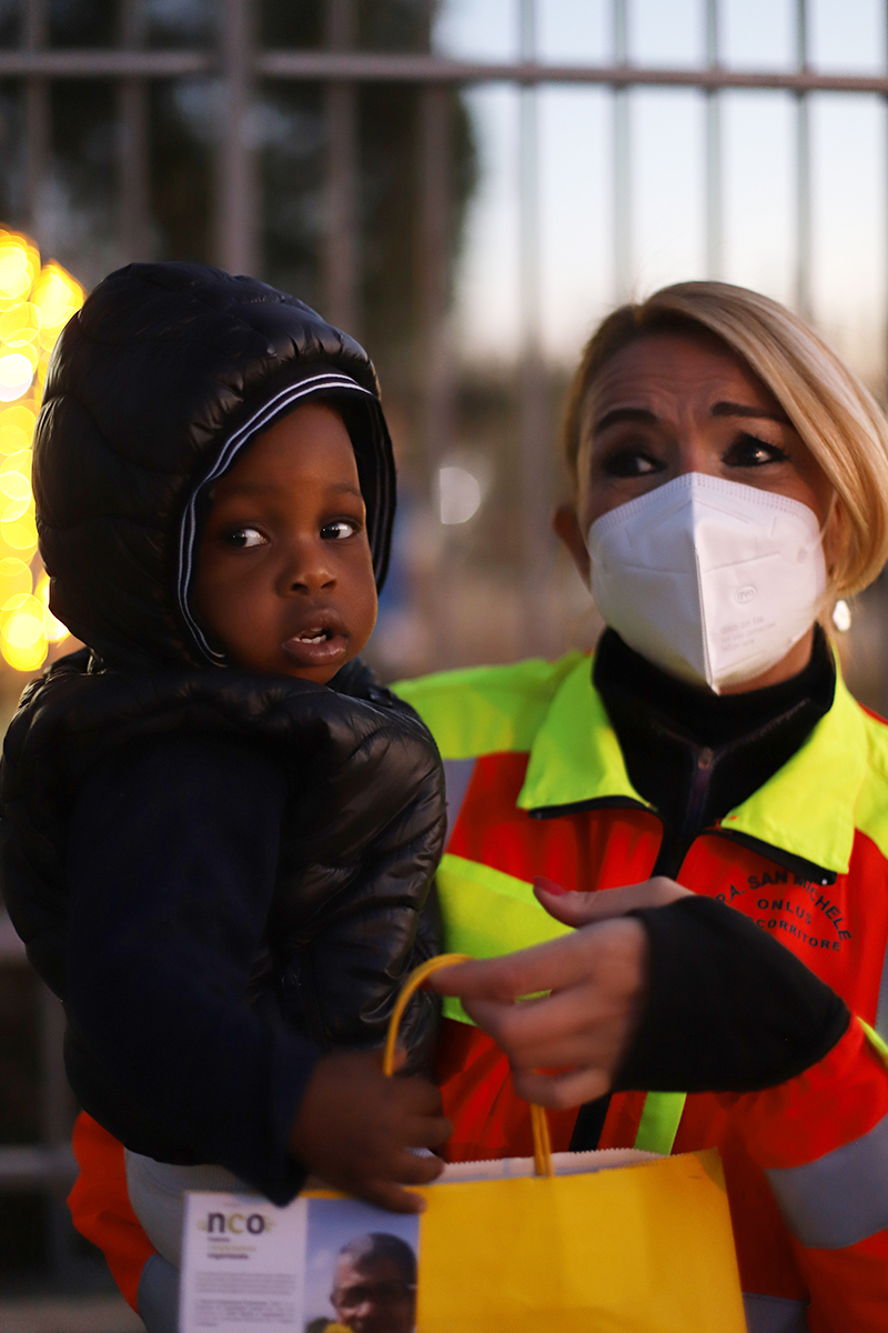 Tamponi a migranti Arriva il camper Nco 02