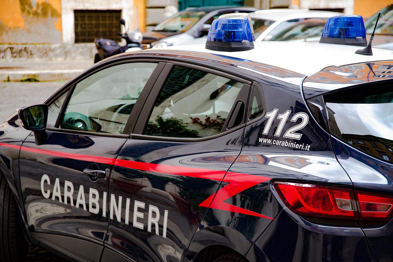 carabinieri auto